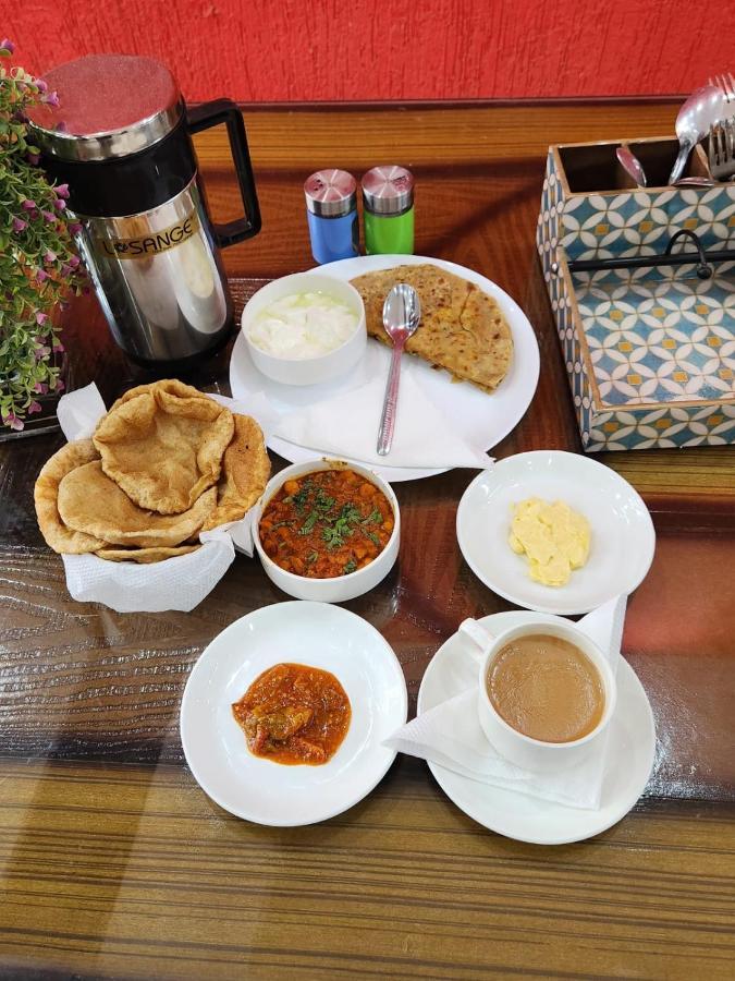 Hotel Cozy Cave Near Igi Airport Delhi นิวเดลี ภายนอก รูปภาพ